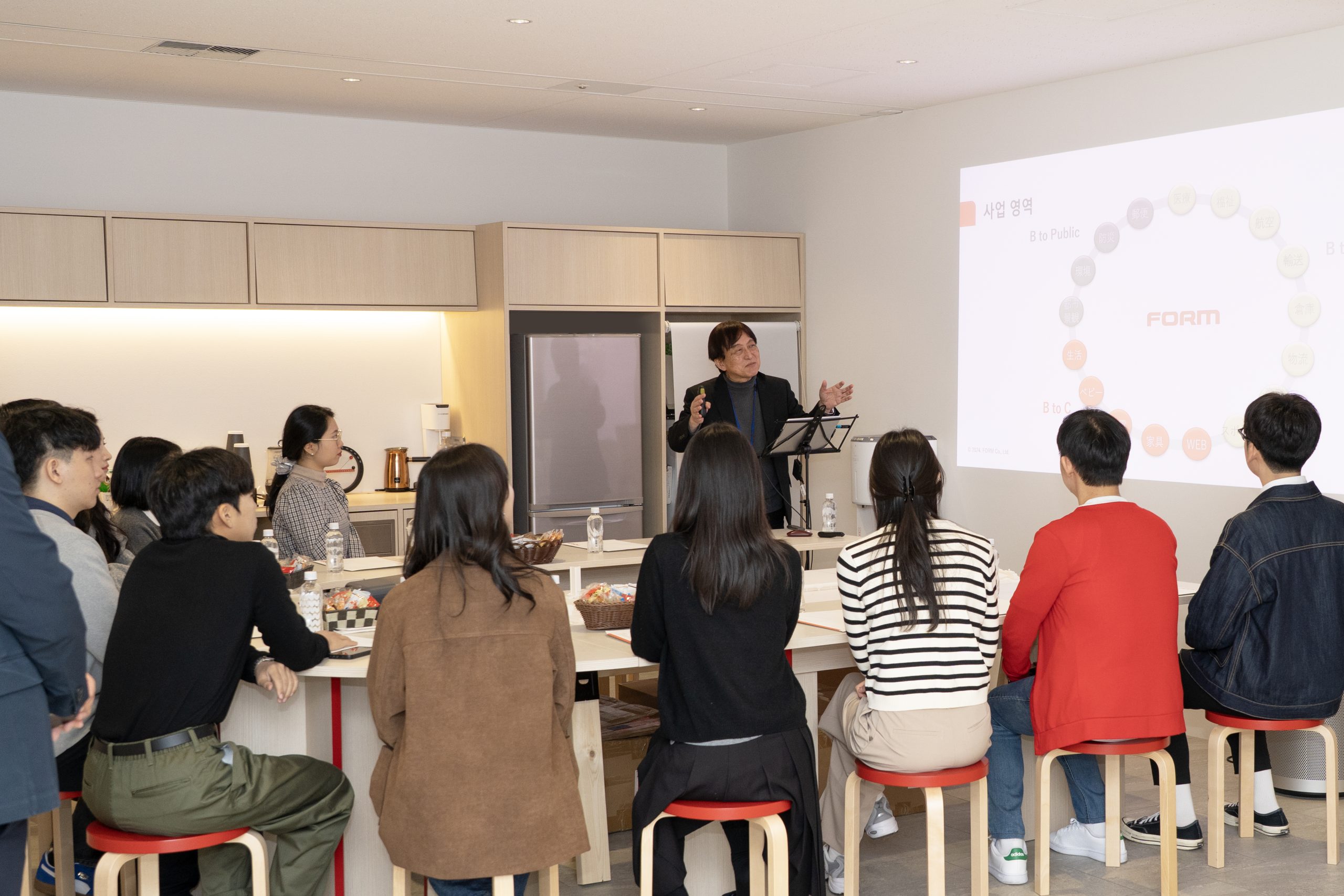 【国際交流】韓国訪問団の来社の画像